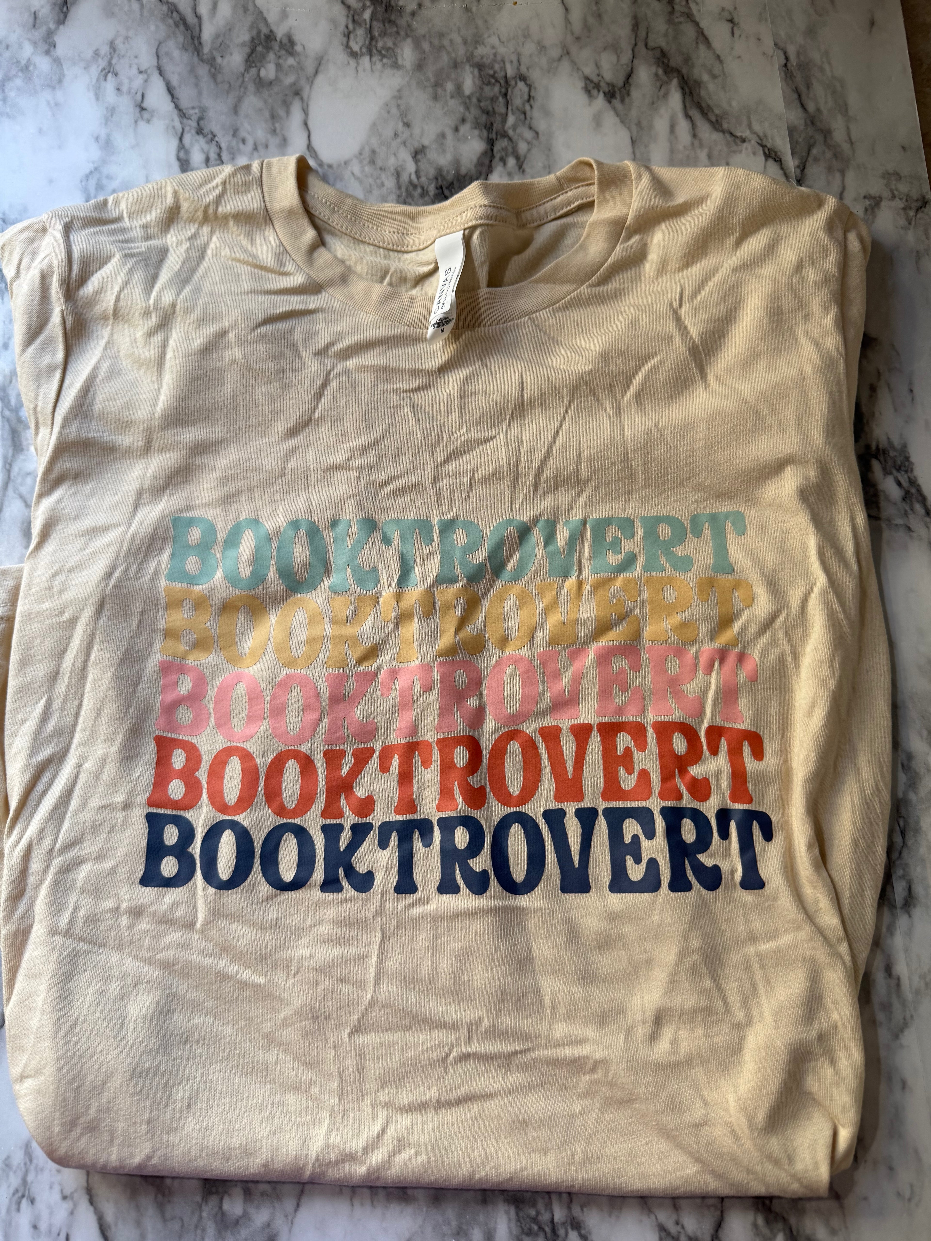 Booktrovert T-shirt
